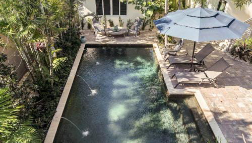 Art Deco Apt w Pool One Mile to Beach Pets Welcome - Foto 4