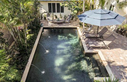 Art Deco Apt w Pool One Mile to Beach Pets Welcome - Foto 4