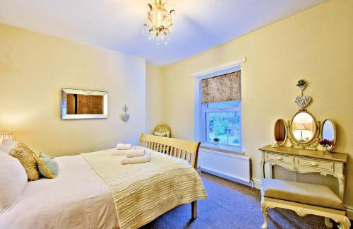 Labernum Cottage, Ingleton Village, Yorkshire Dales National Park, Famous Three Peaks, Near The Lake District, Pets Are Welcome, Direct Parking in front of the Cottage & Guest Parking - Foto 18