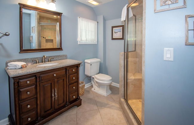 Spacious Ocean View Home w/ New Furniture, Huge Deck, & Wifi - Foto 31