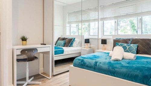 Four Bedroom House - Parking - Garden - Netflix 22C - Foto 5