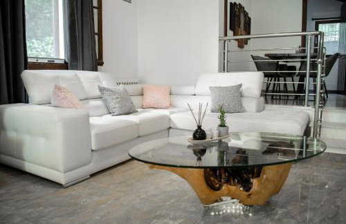 GKK House private swimming pool luxury house - Foto 32