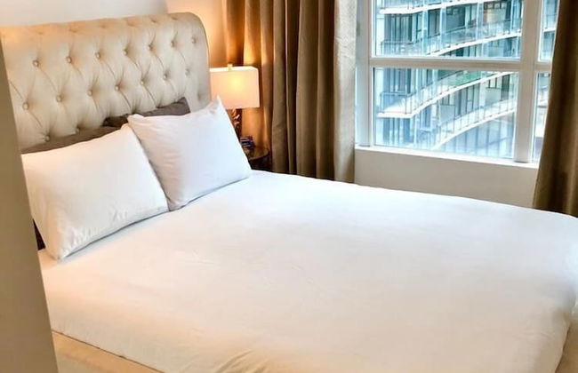 Toronto Downtown Suites CN Tower View - Photo 6