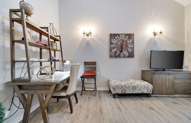 The Nest at Pinecrest by Avantstay Hot Tub Spacious Deck Game Room Fire Pit - Foto 19