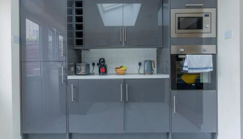 Cosy & Comfy 1-Bed House, Sleeps 4, Fast Wi-Fi with Private Garden and Free Parking - Foto 3