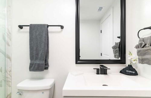 Renovated 3B 2BA, oasis yard Hot tub - Foto 10