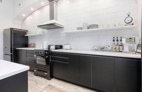 Decadent Cityscape Retreat - Foto 4