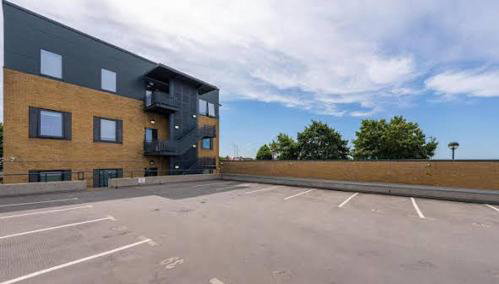 Voyager Haus Apartments, EV Charging Stations, London Heathrow Airport, LHR, Terminal 4, RE-Energise & GO - Foto 3