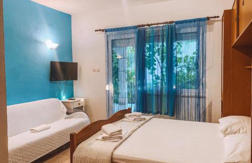 Olive Garden Apartments - Photo 17