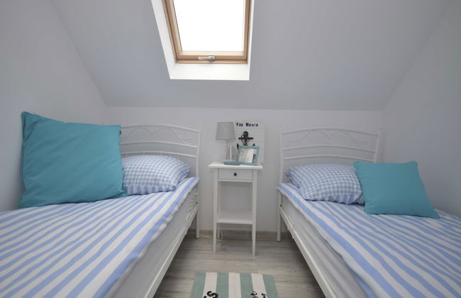 A Luxury Villa in a Seaside Village.living Room, 2 Bedrooms, 2 Bathrooms, Garden - Photo 2