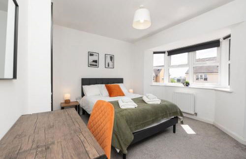 Large Modern Home, Free Parking, Families and Contractors Welcome - Foto 6