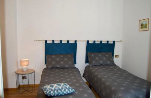 Il lago e la collina - Foto 17