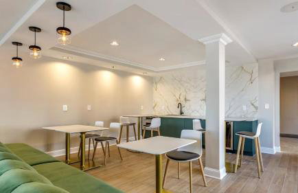 Newport 1 BR w Work Setup by Anyplace - 11747 - Foto 32