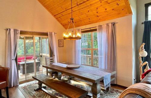 Gorgeous cabin 3bdrm/3bth, hot tub, fireplace, kid/pet friendly - Foto 5