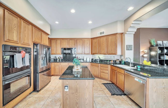 Spacious Golf Course Retreat - w/ Modern Kitchen - Foto 13