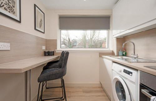 1BR Shawlands Walk To Queens Park with Parking - Photo 5