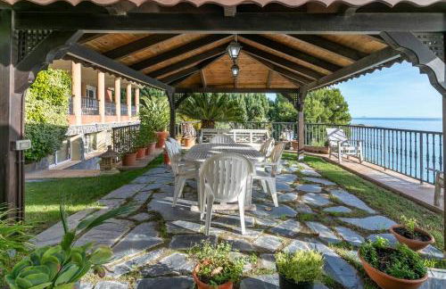 Villa Leandro, First Line Villa with amazing sea views and private access to the sea! - Photo 5