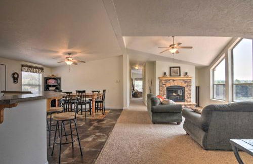 Secluded Boulder House - Next to National Forests! - Foto 12