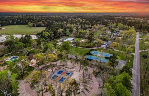 The LUX at West Event & Stay, Pool, Golf & Pickle - Foto 63