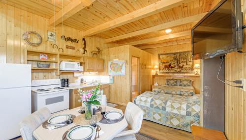 Studio Cabin with Mtn Views by the Green River! - Foto 3