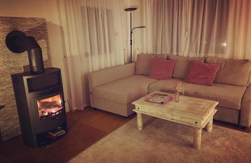 Idyllisches Häuschen im Grünen - Foto 4