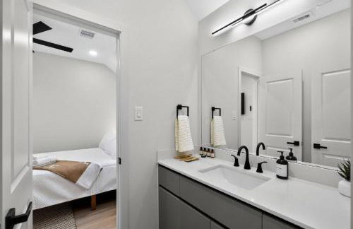 Luxury Home: Mins to NRG, Hobby Airport & Midtown - Foto 47