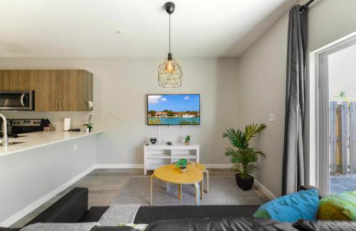 Spacious 3BR Townhouse with Free Parking Included! - Foto 3