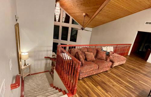 Stunning 3,400 sq ft Lake House w Boat Dock, Sauna, Steam Shower, and More - Foto 14