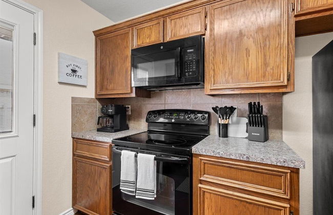 Spacious 3BR Home in Amazing Location - Photo 35