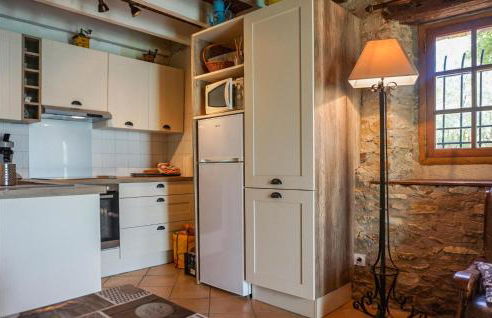 2 Bedroom Lovely Home In Roquebrun - Foto 14