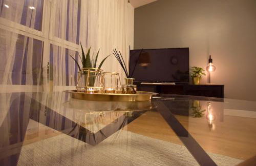 Modern 2 bed Apartment- Town Centre - Photo 2