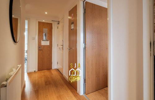 Mackie Residence - SJA Stays - 3 Bed Apartment with parking - Foto 67