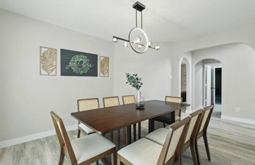 4BD Tropical Pool Oasis with a Game Room - Photo 10