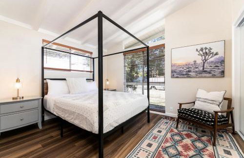 SoCal Retreat with Pool and Spacious Backyard - Foto 42