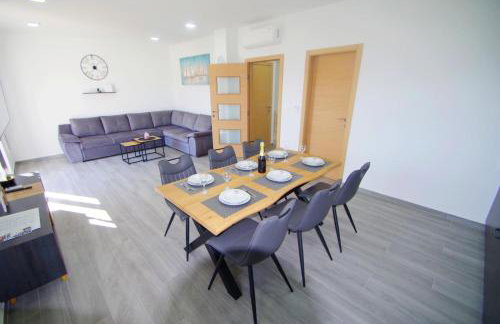 Villa with private pool in village Šišan - Foto 7