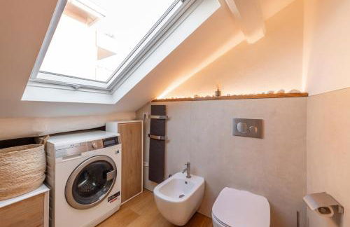 Bright penthouse attic in the heart of Milan - Photo 4