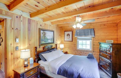 Elegant Hudson Valley Retreat with Hot Tub and Pond - Foto 21