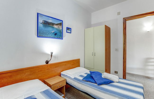 Restful Apartment in Cala Gonone with Balcony near Sea Beach - Photo 2