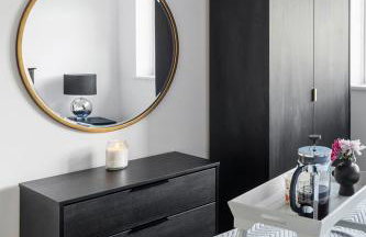 Woking -Garden Driveway Parking 4Bed - Photo 16