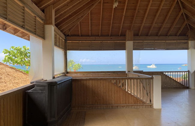 King Suite at Oceanview Resort in Jamaica - Enjoy 7 Miles Of White Sand Beach! 1 Bedroom Villa by RedAwning - Photo 12