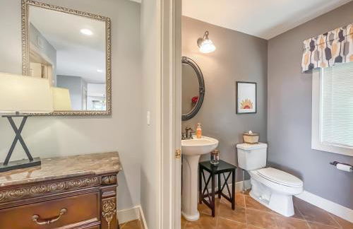 Luxury Stunning Mountaintop Home with Hot Tub and Lake Views - Foto 21