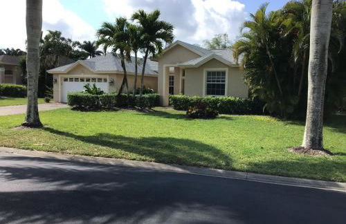 Naples Briarwood - Photo 1