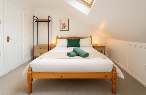 8 Person, 4 Bedroom Light, Warm & Modern Apartment - Foto 19