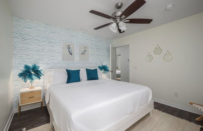 Fun Airy Florida Vacation Home With Private Pool - Photo 12