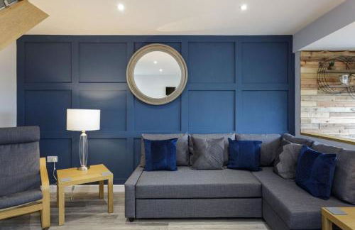 Castle View - 2 Bed Stylish Coastal Port Solent Retreat with Views! Parking, Sleeps 6 - LONG TERM STAY WINTER SPECIAL OFFER- By Blue Puffin Stays - Photo 12