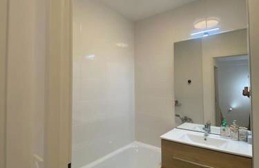 VILLA VUE LAC -3 chambres jardin-proche du lac et du Centre-ville , 2 places parking - Foto 30