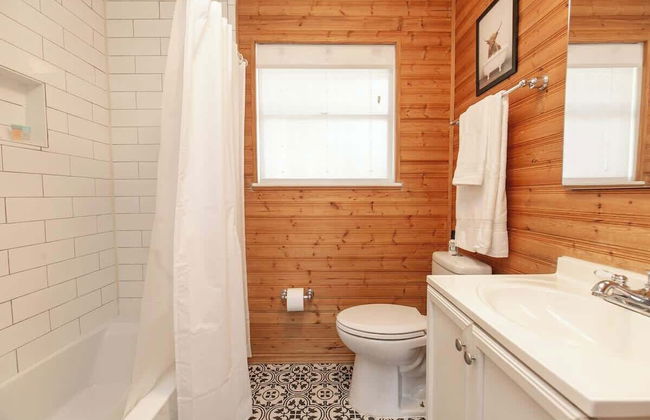 Texas Charm Cottage - 1 Block From the Lake & Hill Country Views - Foto 14