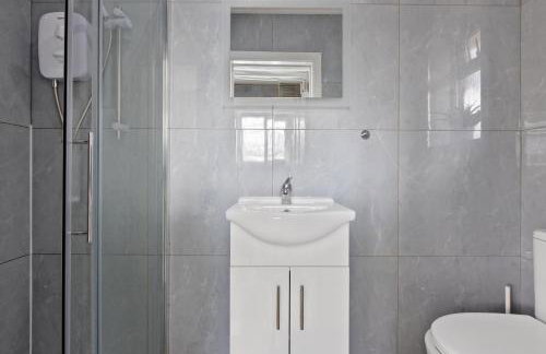 South Harrow Apartment - Photo 40