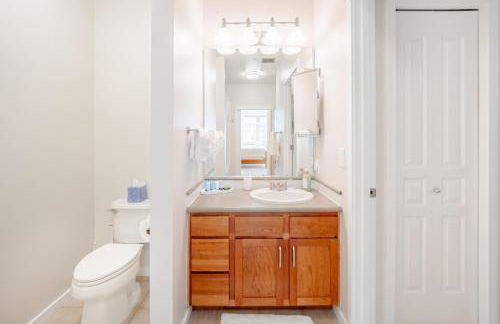 Waterfront Spacious 1BR, Den Walk to Pike Place - Photo 2