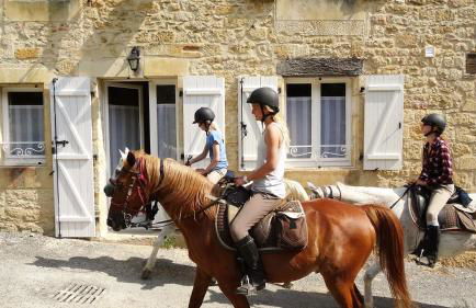 Au Pied du CHÂTEAU - 5 à 11 personnes - Baignade-canoë-piste cyclable à 100 m - Foto 39